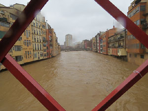 La crescuda de l'Onyar el dimarts 21 de gener 2020 a conseqüència del temporal Gloria