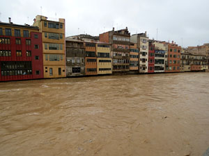 La crescuda de l'Onyar el dimarts 21 de gener 2020 a conseqüència del temporal Gloria