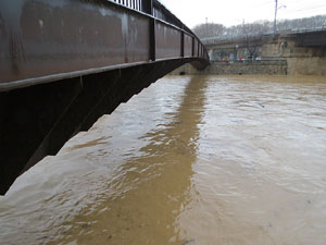 La crescuda de l'Onyar el dimecres 22 de gener 2020 a conseqüència del temporal Gloria