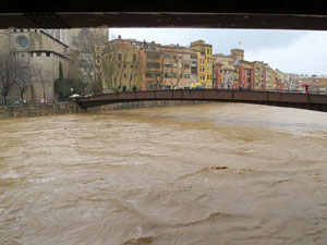 La crescuda de l'Onyar el dimecres 22 de gener 2020 a conseqüència del temporal Gloria