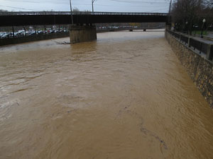 La crescuda de l'Onyar el dimecres 22 de gener 2020 a conseqüència del temporal Gloria