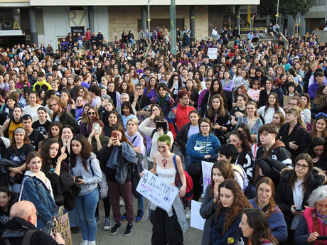 Commemoraci&oacute; del Dia de la Dona 2023 a la pla&ccedil;a de l'U d'octubre de 2017