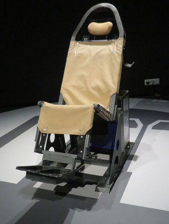 R&egrave;plica del seient del m&ograve;dul de comandament de la missi&oacute; Apollo 11