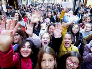 Presentaci&oacute; de 'Sonr&iacute;e aunque te cueste' d'&Agrave;ngela M&aacute;rmol a la llibreria Geli