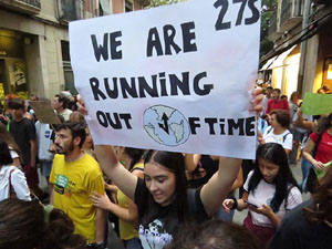 Manifestaci&oacute; contra el canvi clim&agrave;tic organitzada per Fridays for Future i Revoluci&oacute; o Extinci&oacute;