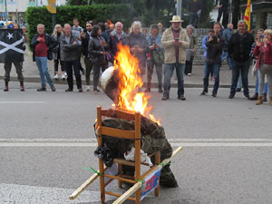 Manifestaci&oacute; 'Fem fora al rei espanyol de Girona'