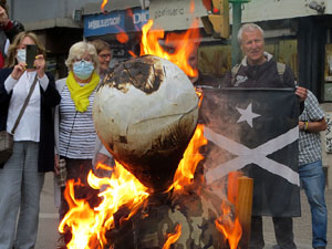 Manifestaci&oacute; 'Fem fora al rei espanyol de Girona'
