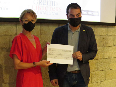 Lliurament del premi a la llibretera Gemma Garcia