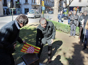 Col·locació de la placa commemorativa del 4 de febrer de 1939