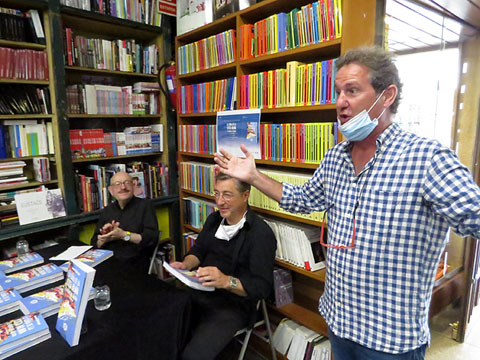 Cloenda de l'acte a c&agrave;rrec de l'editor Enric Viladot