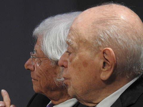 El President de la Generalitat Jordi Pujol i l'artista Llu&iacute;s Roura durant la presentaci&oacute;