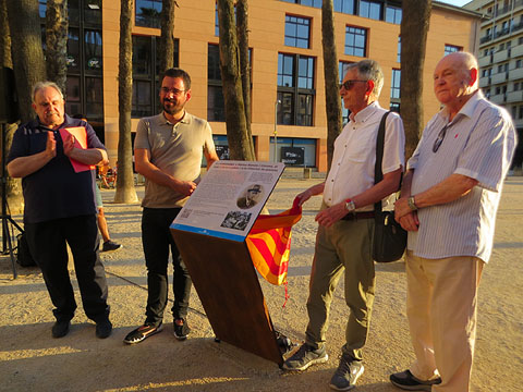 Homenatge a Dàrius Rahola i a 'L'Autonomista' a la plaça de Santa Susanna del Mercadal