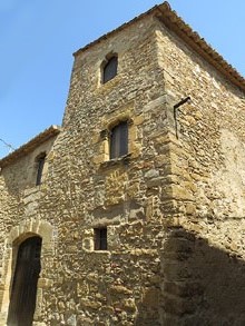 Fa&ccedil;ana d'una casa d'Ullastret