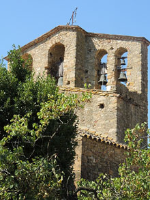 Campanar de l'esgl&eacute;sia de Sant Pere d'Ullastret