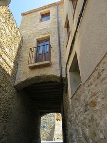 Un carrer d'Ullastret
