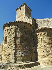 Absis de l'esgl&eacute;sia rom&agrave;nica de Sant Pere, del segle XI