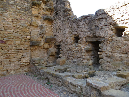 Muralla recuperada a la zona de l'antic transformador