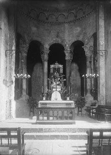 Altar major de l'església de Sant Pere de Besalú. 1941