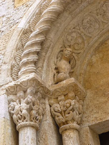 Església de Sant Vicenç de Besalú. Detall