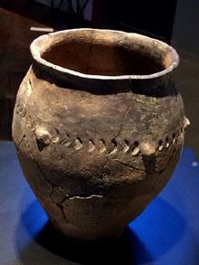 Olla d'&uacute;s dom&egrave;stic, tipus tenalla. Segle IV-III aC