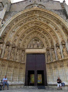 La portalada de marbre del segle XV