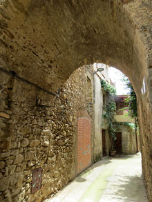 Carrer del barri vell de Cor&ccedil;&agrave;