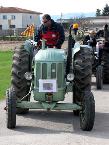 Fira del Porc FIPORC 2014. Desfilada de tractors antics