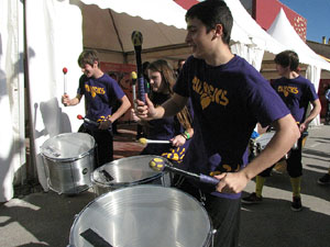 Fira del Porc FIPORC 2014. Animaci&oacute; pels carrers de la vila amb el grup Taxeks de Celr&agrave;
