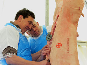 Fira del Porc FIPORC 2015. Demostració de l'especejament d'un porc