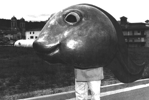 Un dels calabotins que s'estrenaren durant la presentaci&oacute; de la comparsa folkl&ograve;rica amb motiu de la Festa del Puig del Roser. Maig 1997