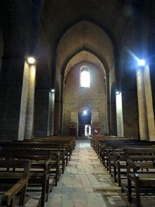 Interior de la nau de Santa Maria de Lladó