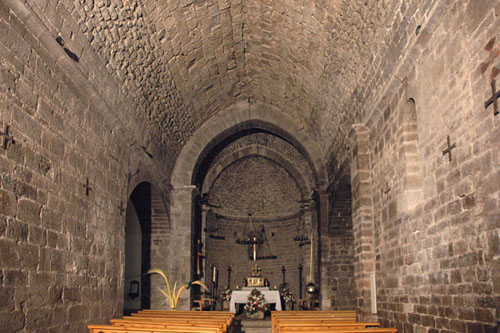 Interior de l'esgl&eacute;sia de Sant Esteve de Llanars