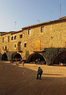 Plaça major de Monells (Plaça de Jaume I)