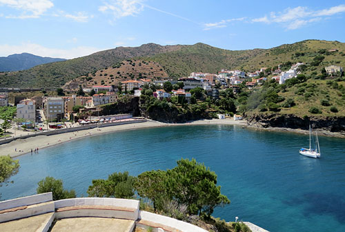 Portbou vist des del cementiri