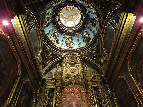 Capella barroca dels Dolors al monestir de Sant Joan de les Abadesses. Detall