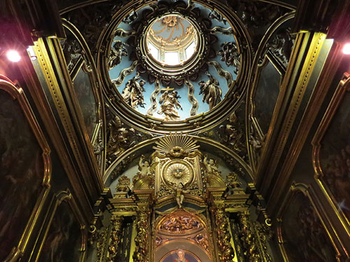 Capella barroca dels Dolors al monestir de Sant Joan de les Abadesses. Detall