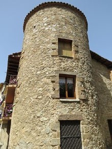 La Torre Rodona. Construïda als segles XIII-XV
