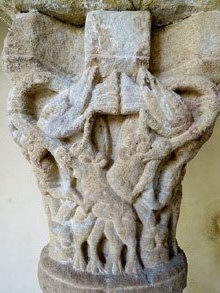 Capitell. Restes del claustre romànic del monestir