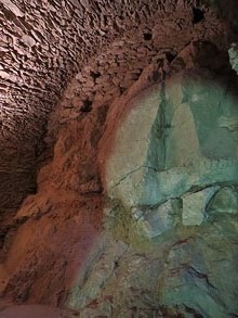 Edificació del celler sobre la roca viva