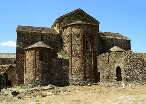 Capçalera de l'església de Sant Quirze de Colera
