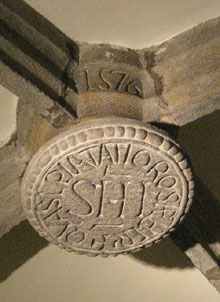 Església de Santa Maria. Clau de volta de la capella gòtica, datada el 1576