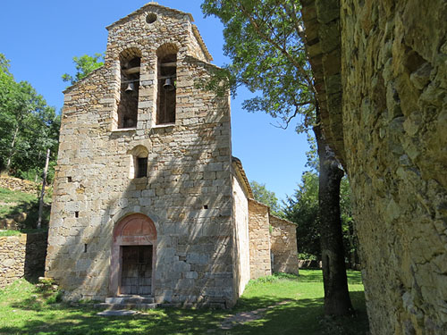 Façana de l'església de Sant Martí d'Ogassa