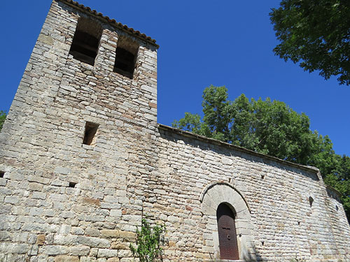 Campanar i façana de l'església de Sant Martí de Surroca