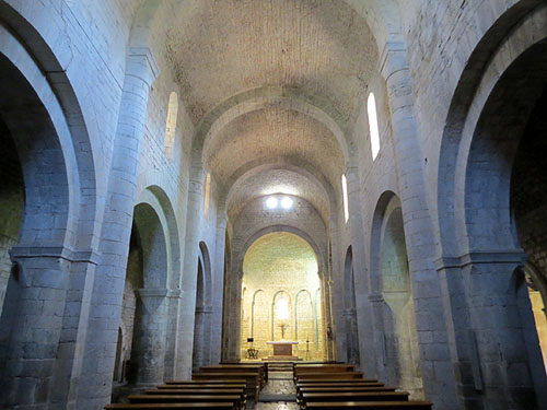 Nau de l'església de Santa Maria de Vilabertran