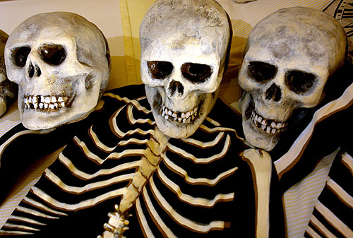 Vestits de La Dansa de la Mort de Verges