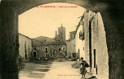 Postal de 1920-1930. Pati de l'Abadia