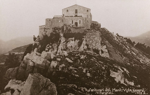 Vista del santuari de la Mare de Déu del Mont. 1911
