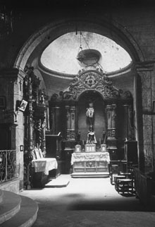 Altar del Sant Crist a l'església de Sant Martí. 1922