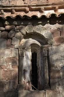 Finestra del santuari dels Arcs