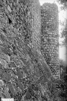 Murs del castell de Sant Iscle. 1918